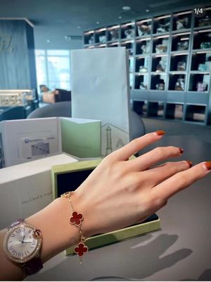 품질  18K Gold And Real Diamonds Van Cleef And Arpels 5 Motifs Vintage Alhambra Bracelet 공장