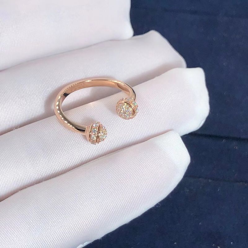 품질 여자 피아제 소유는 대략 써클 다이아몬드 반지를 엽니다. 0.34 Ct 공장