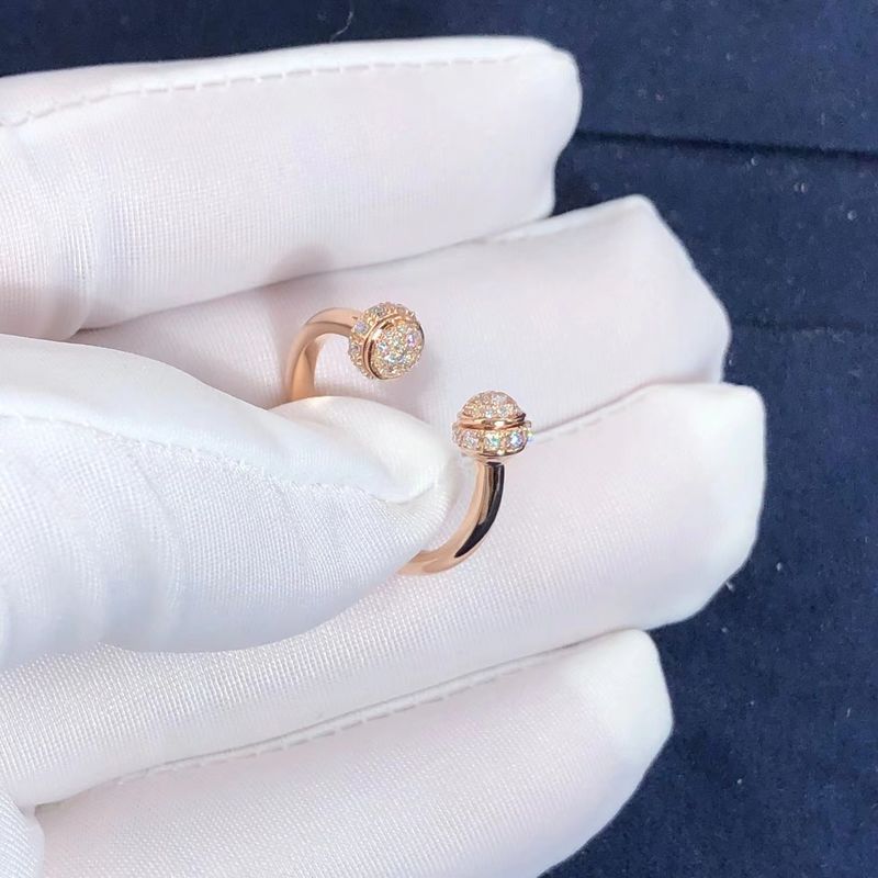 품질 여자 피아제 소유는 대략 써클 다이아몬드 반지를 엽니다. 0.34 Ct 공장