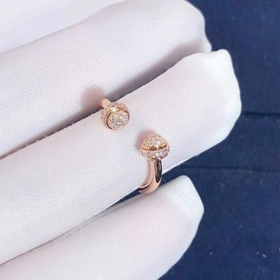 품질 여자 피아제 소유는 대략 써클 다이아몬드 반지를 엽니다. 0.34 Ct 공장