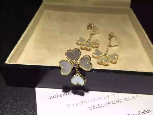 품질 밴 Cleef Sweet 알람브라 궁전 귀걸이, 둥근 다이아몬드를 가진 백색 자개 귀걸이 공장