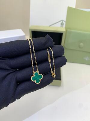 18K 황금 말라키트 중간 목걸이 행운의 소녀 VCA 빈티지 알함브라 Pendant