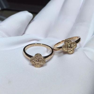 품질 VCARO8DE00 밴 Cleef와 Arpels 보석 감미로운 알람브라 궁전은 로즈/18k 금을 둥글게 됩니다 공장