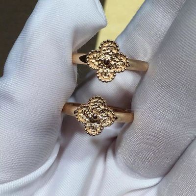 품질 VCARO8DE00 밴 Cleef와 Arpels 보석 감미로운 알람브라 궁전은 로즈/18k 금을 둥글게 됩니다 공장